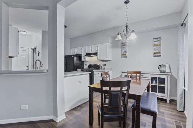 1627 Spaulding Road, Bartlett, IL 60103