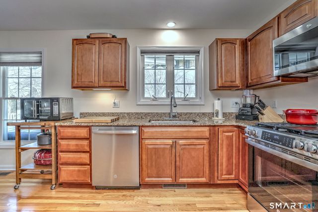 8 Hill Street, East Haven, CT 06512