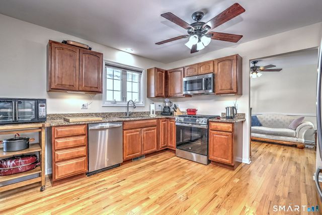 8 Hill Street, East Haven, CT 06512