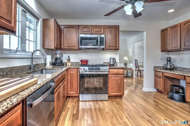 8 Hill Street, East Haven, CT 06512