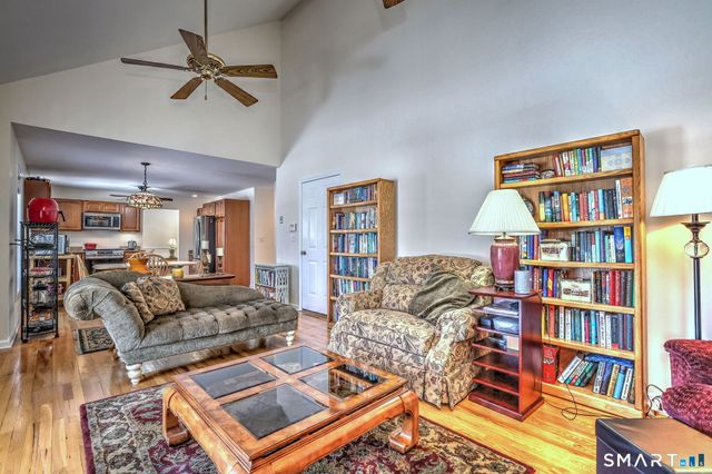 8 Hill Street, East Haven, CT 06512