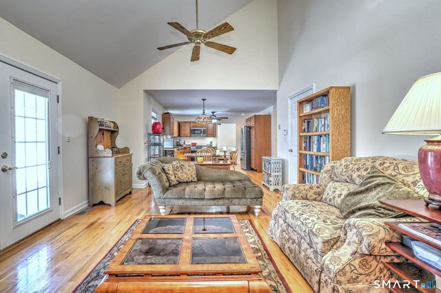 8 Hill Street, East Haven, CT 06512