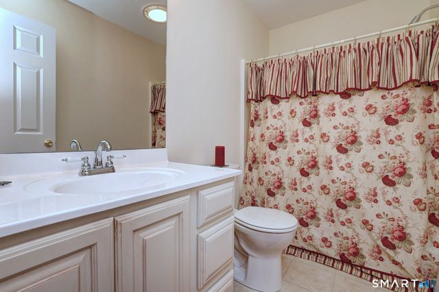 8 Hill Street, East Haven, CT 06512