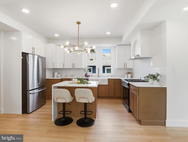 2818 LINGANORE AVE, Baltimore, MD 21234