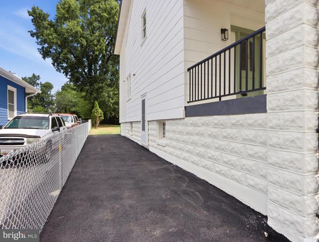 2818 LINGANORE AVE, Baltimore, MD 21234