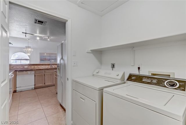 3660 Renovah Street 204, Las Vegas, NV 89129