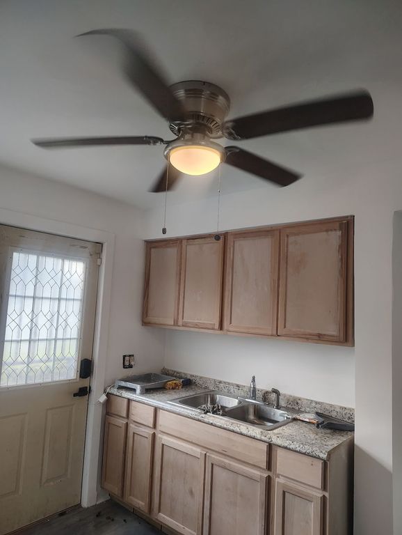 9604 S Euclid Avenue, Chicago, IL 60617 — photo 2