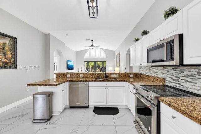 8974 SW 212th Ln, Cutler Bay, FL 33189