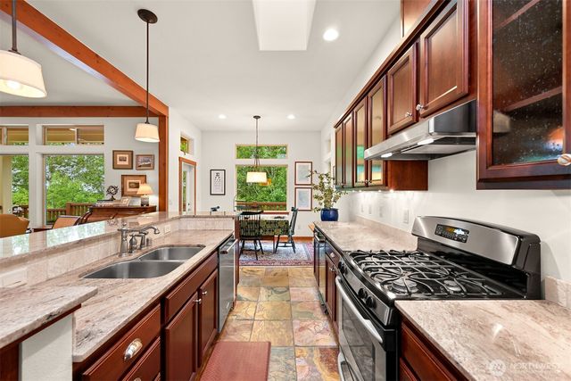1910 40th Street, Bellingham, WA 98229