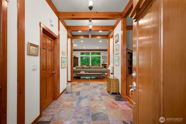 1910 40th Street, Bellingham, WA 98229