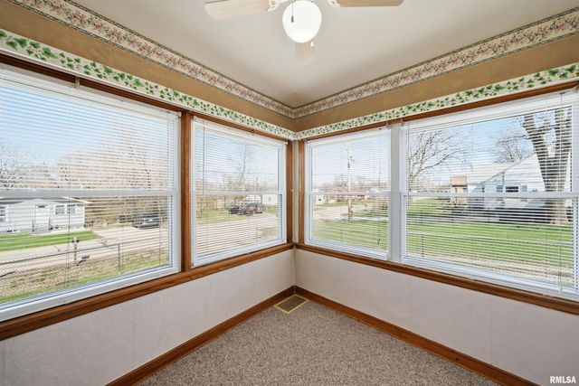 584 ROOSEVELT Street, Creve Coeur, IL 61610