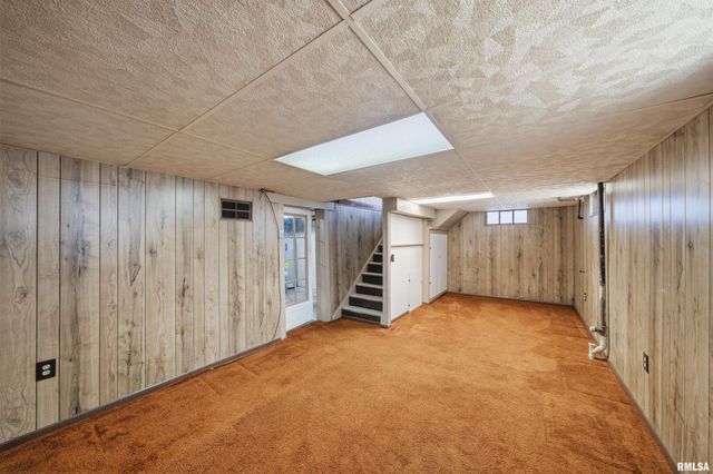 584 ROOSEVELT Street, Creve Coeur, IL 61610