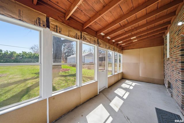 584 ROOSEVELT Street, Creve Coeur, IL 61610