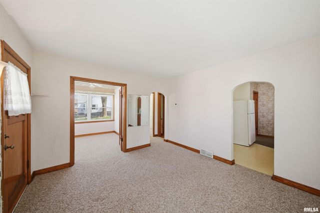 584 ROOSEVELT Street, Creve Coeur, IL 61610