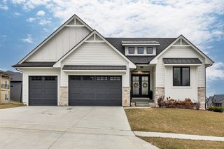 2860 NW Brookside Drive, Grimes, IA 50111