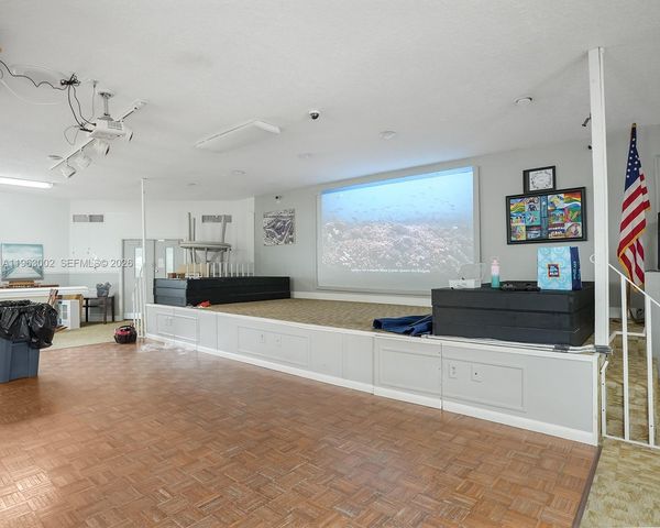 4805 NW 35th Street 506, Lauderdale Lakes, FL 33319