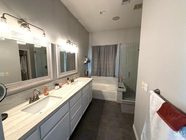 12810 Oahu Lane, Bakersfield, CA 93312