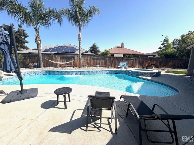 12810 Oahu Lane, Bakersfield, CA 93312