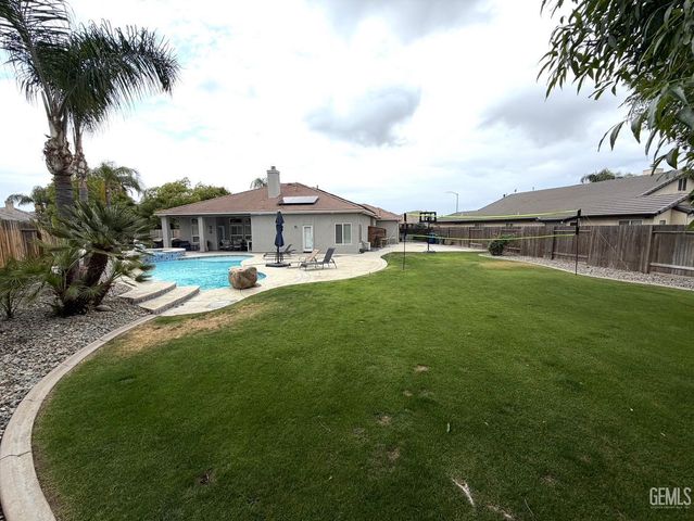 12810 Oahu Lane, Bakersfield, CA 93312