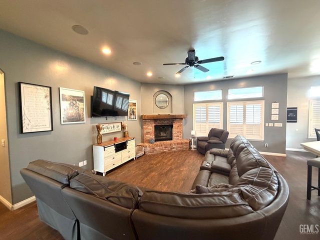 12810 Oahu Lane, Bakersfield, CA 93312