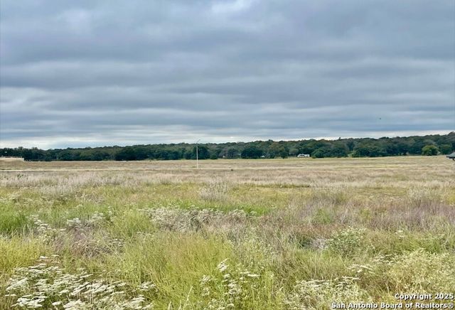 222 Colonial, La Vernia, TX 78121