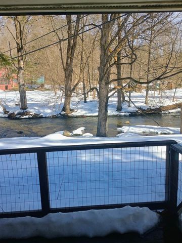 40 Brookside Dr Unit 8, Brattleboro, VT 05301