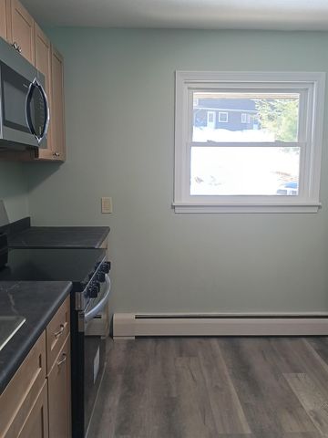 40 Brookside Dr Unit 8, Brattleboro, VT 05301