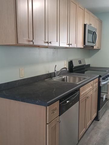 40 Brookside Dr Unit 8, Brattleboro, VT 05301