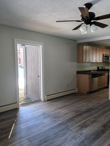 40 Brookside Dr Unit 8, Brattleboro, VT 05301