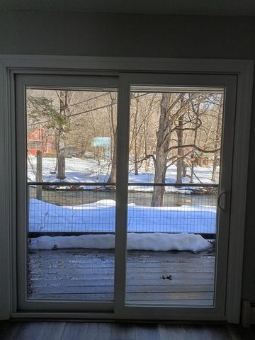 40 Brookside Dr Unit 8, Brattleboro, VT 05301