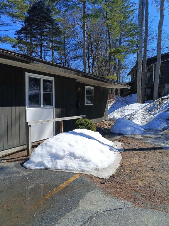 40 Brookside Dr Unit 8, Brattleboro, VT 05301