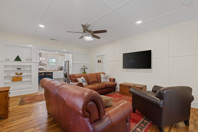 1013 Poindexter Street, Fort Worth, TX 76102
