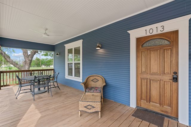 1013 Poindexter Street, Fort Worth, TX 76102
