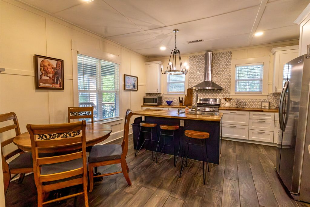 1013 Poindexter Street, Fort Worth, TX 76102 — photo 2
