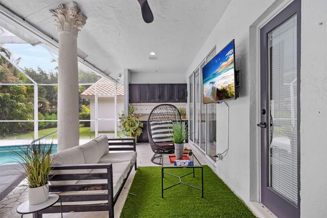 12499 Classic Drive, Coral Springs, FL 33071