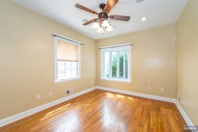 12-31 Roosevelt Place, Fair Lawn, NJ 07410