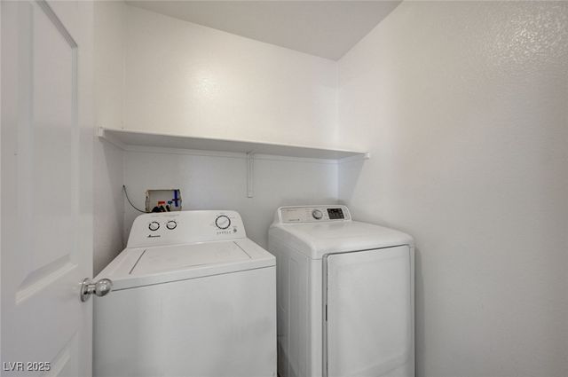 6946 Graceful Cloud Avenue, Henderson, NV 89011