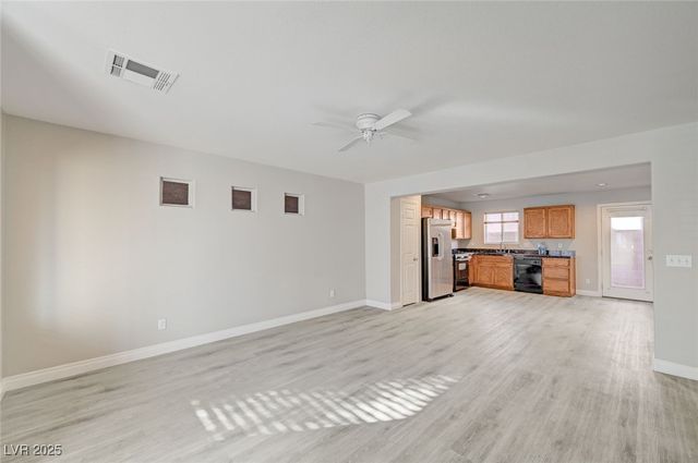 6946 Graceful Cloud Avenue, Henderson, NV 89011