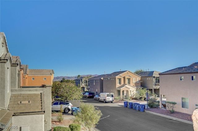 6946 Graceful Cloud Avenue, Henderson, NV 89011