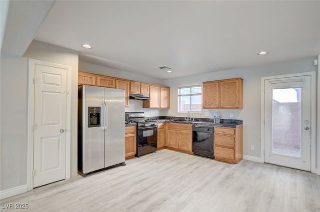 6946 Graceful Cloud Avenue, Henderson, NV 89011