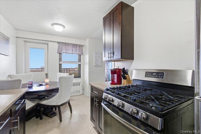 920 Metcalf Avenue 19A, Bronx, NY 10473