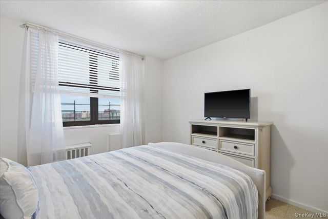 920 Metcalf Avenue 19A, Bronx, NY 10473