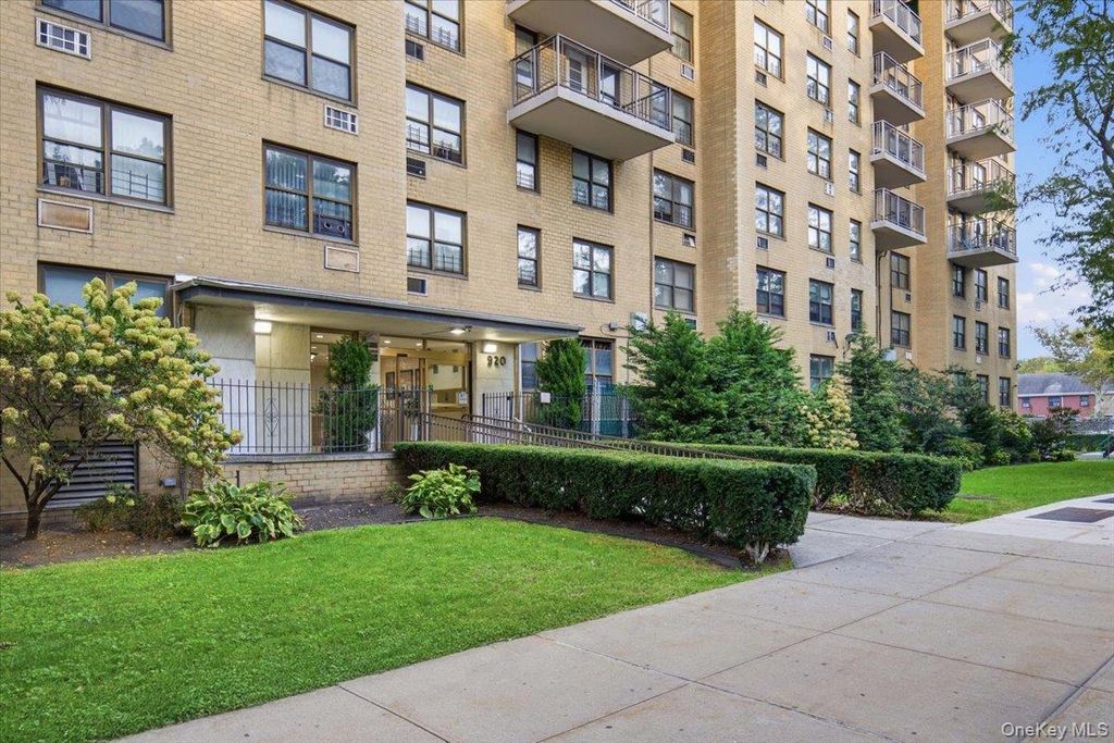 920 Metcalf Avenue 19A, Bronx, NY 10473