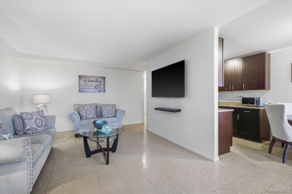 920 Metcalf Avenue 19A, Bronx, NY 10473 — photo 3