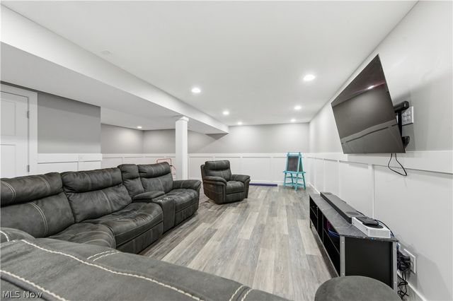 3402 Sandgate Street NW, North Canton, OH 44720