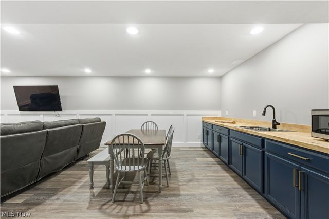 3402 Sandgate Street NW, North Canton, OH 44720