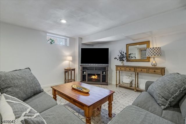 33 Warren Ct, South Orange Village Twp., NJ 07079