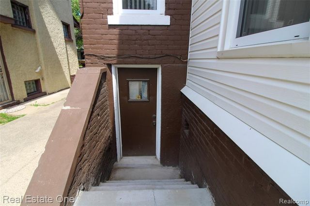 118 Massachusetts Street, Highland Park, MI 48203