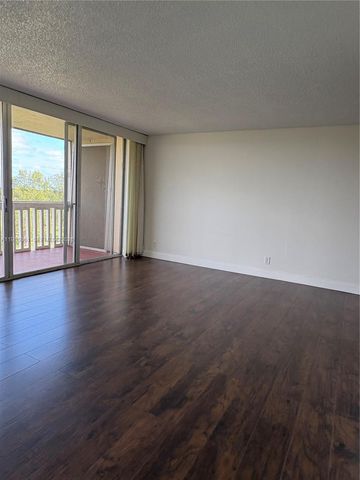 7051 Environ Blvd 632, Lauderhill, FL 33319