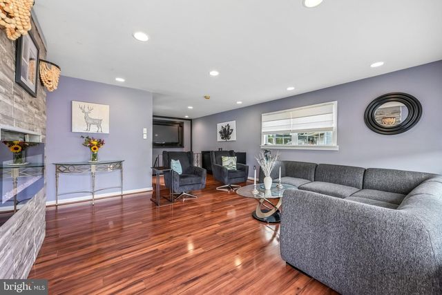 19 BARCLAY DRIVE, Turnersville, NJ 08012